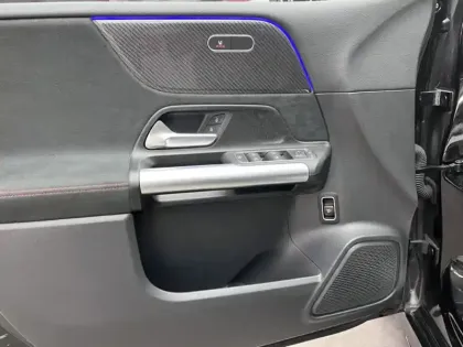 Photo 13 Mercedes Classe B 180 d AMG Line Edition BA8