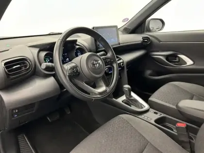 Photo 13 Toyota Yaris Hybride 1.5 HYBRID 116H DESIGN CARGO