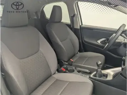 Photo 7 Toyota Yaris 120 VVT-i Design