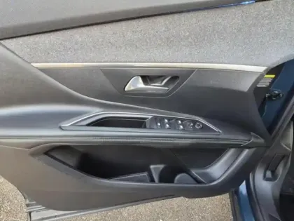 Photo 10 Peugeot 3008  1.5 BlueHDi 130ch S&S Allure EAT8