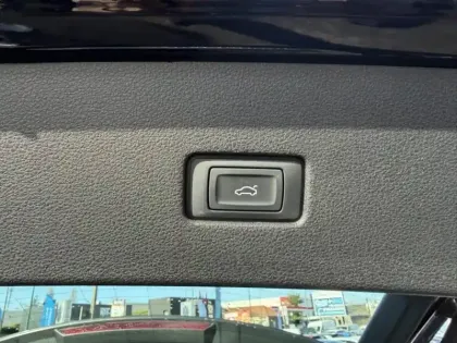 Photo 9 Audi Q8 Gén. I Ph1 S line 5