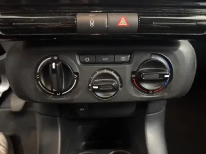 Photo 9 Citroën C3  1.2 PureTech 83ch S&S YOU!