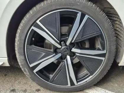 Photo 8 Peugeot 308  1.2 PureTech 130ch S&S GT EAT8