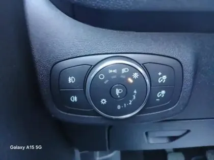 Photo 14 Ford Fiesta Gén. V Ph2 Active X 5