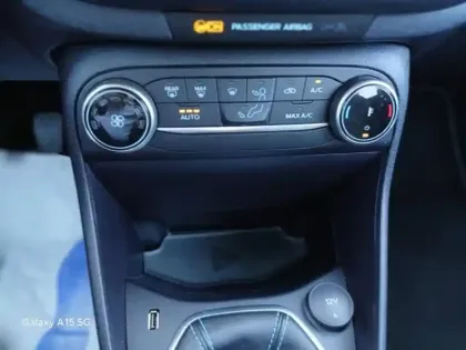 Photo 9 Ford Fiesta Gén. V Ph2 Active X 5