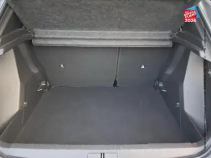 Photo 13 Peugeot 2008  1.2 Hybrid 145ch Allure e-DCS6