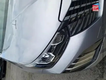 Photo 12 Peugeot 2008  1.2 Hybrid 145ch Allure e-DCS6 Radar Av/Ar CarPlay