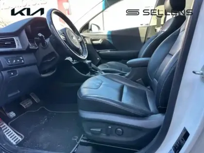 Photo 10 Kia Niro  1.6 GDi 105ch ISG + électrique 43.5ch Premium DCT6 Euro6d-T