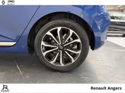 Photo 7 Renault Clio  1.6 E-Tech 145ch full hybrid Techno - 24