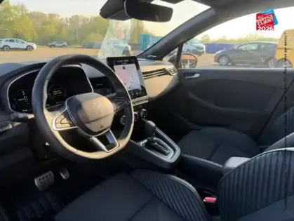 Photo 14 Renault Clio  1.6 E-Tech 145ch full hybrid esprit Alpine - 24