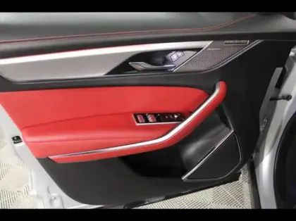 Photo 10 Jaguar F-Pace  P400e Plug-in-Hybrid R-Dynamic HSE BVA8 AWD