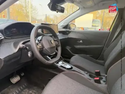 Photo 14 Peugeot 208  1.2 Hybrid 110ch Style e-DCS6