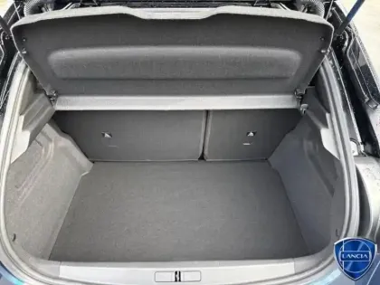 Photo 12 Lancia Ypsilon  1.2 Ibrida 110ch LX eDCT6