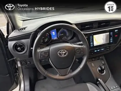 Photo 8 Toyota Auris  HSD 136h Design