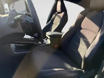 Photo 8 Toyota C-HR + 224ch 77kWh Design Grande Autonomie