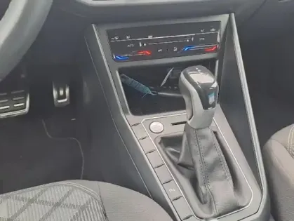 Photo 9 Volkswagen Taigo  1.0 TSI 110ch R-Line DSG7