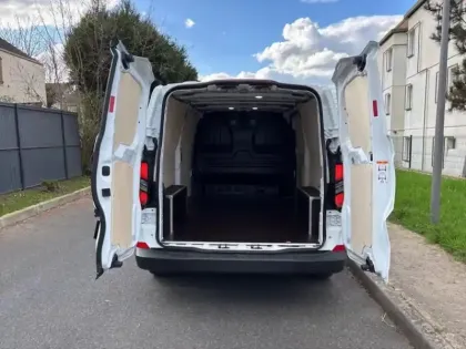 Photo 8 Ford Custom Gén. II Ph1 Trend 1