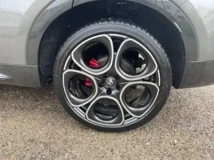 Photo 10 Alfa Romeo Tonale  1.5 Hybrid 160ch Edizione Speciale TCT