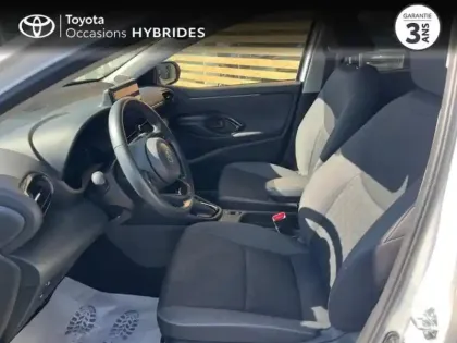 Photo 10 Toyota Yaris  116h Design 5p MC24