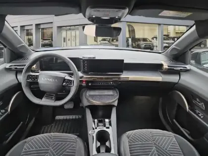 Photo 8 Lancia Ypsilon  1.2 Ibrida 100ch LX eDCT6