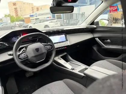 Photo 14 Peugeot 308  1.2 Hybrid 145ch Style e-DCS6