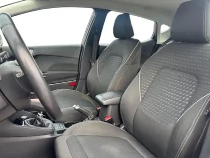 Photo 6 Ford Fiesta Gén. IV Ph2 Titanium 5