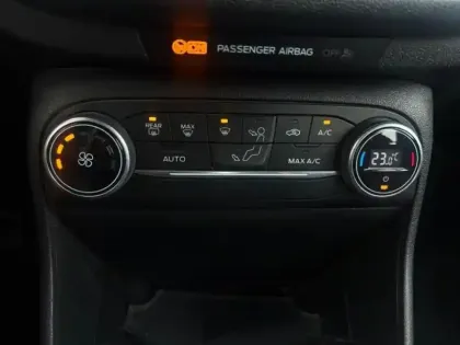 Photo 14 Ford Fiesta Gén. IV Ph2 Titanium 5