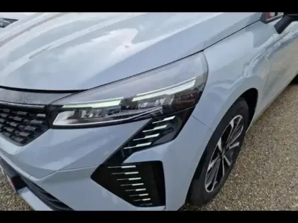 Photo 14 Renault Clio  1.6 E-Tech 145ch full hybrid Techno - 24