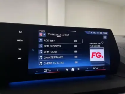 Photo 14 BMW Serie 1 Série 1 120A 170ch M Sport Design DKG7