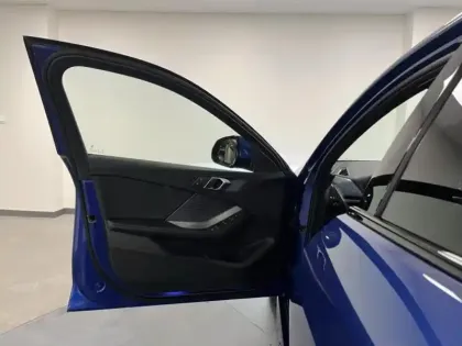 Photo 6 BMW Serie 1 Série 1 120A 170ch M Sport Design DKG7