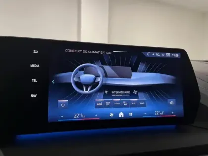 Photo 13 BMW Serie 1 Série 1 120A 170ch M Sport Design DKG7