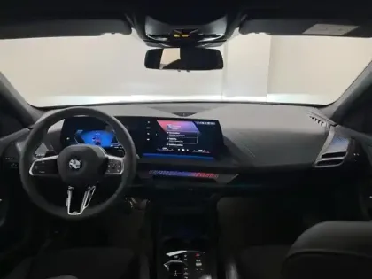 Photo 8 BMW Serie 1 Série 1 120A 170ch M Sport Design DKG7