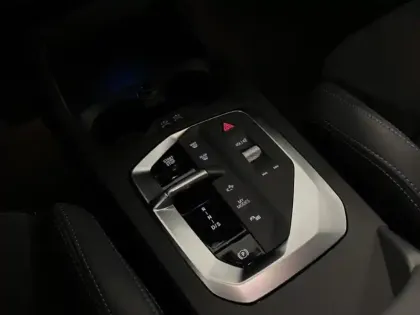 Photo 11 BMW Serie 1 Série 1 120A 170ch M Sport Design DKG7