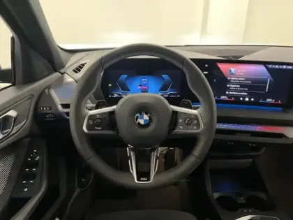 Photo 9 BMW Serie 1 Série 1 120A 170ch M Sport Design DKG7