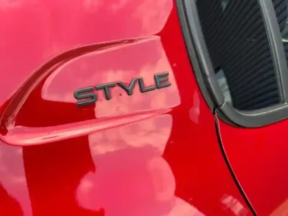 Photo 5 Peugeot 208  1.2 PureTech 100ch S&S Style