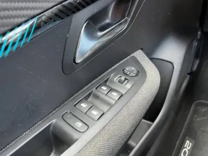 Photo 12 Peugeot 208  1.2 PureTech 100ch S&S Style