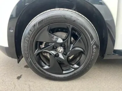 Photo 10 Alfa Romeo Junior  1.2 Ibrida 136ch DCT6