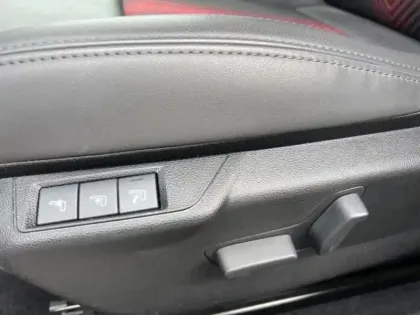 Photo 12 Alfa Romeo Junior  1.2 Ibrida 136ch DCT6