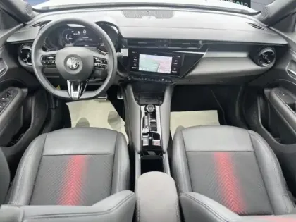 Photo 7 Alfa Romeo Junior  1.2 Ibrida 136ch DCT6