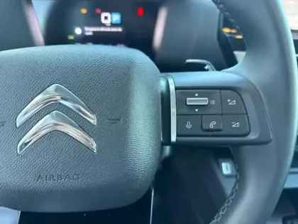 Photo 14 Citroën C4  1.2 Hybride 136ch S&S MAX Automatique