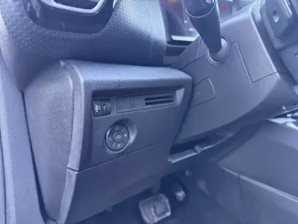 Photo 12 Citroën C4  1.2 Hybride 136ch S&S MAX Automatique