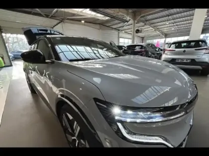 Photo 13 Renault Megane  E-Tech Electric EV60 220ch Iconic super charge