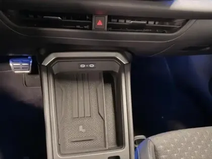 Photo 8 Volkswagen T-roc  1.5 eTSI 150ch R-Line DSG7