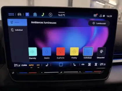 Photo 13 Volkswagen T-roc  1.5 eTSI 150ch R-Line DSG7