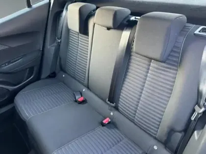 Photo 12 Peugeot 2008  e- 136ch Allure