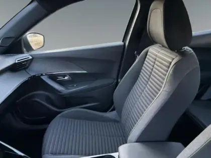 Photo 14 Peugeot 2008  e- 136ch Allure