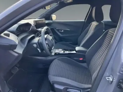 Photo 8 Peugeot 2008  e- 136ch Allure