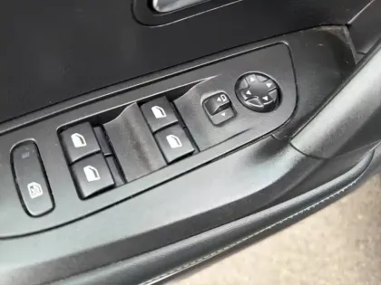 Photo 14 Peugeot 2008 Gén. II Ph1 NG Allure Pack 5