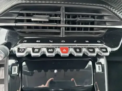 Photo 19 Peugeot 2008 Gén. II Ph1 NG Allure Pack 5