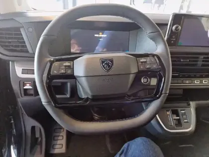 Photo 8 Peugeot Expert  CA FIXE M DIESEL 180 CH AUTOMATIQUE